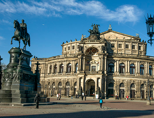 德國老鐵用豆貴妃豆皮機(jī)做豆皮 德國老鐵用豆貴妃豆皮機(jī)做豆皮